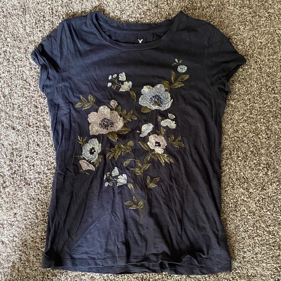 American Eagle TShirt - Picture 1 of 3